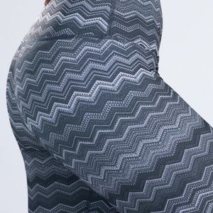 DYI - Concrete Chevron Signature Tight
